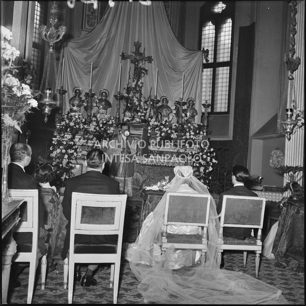 Celebrazione del matrimonio del dott. Trugenberger nella chiesa di San Gottardo in Corte a Milano<br>215750