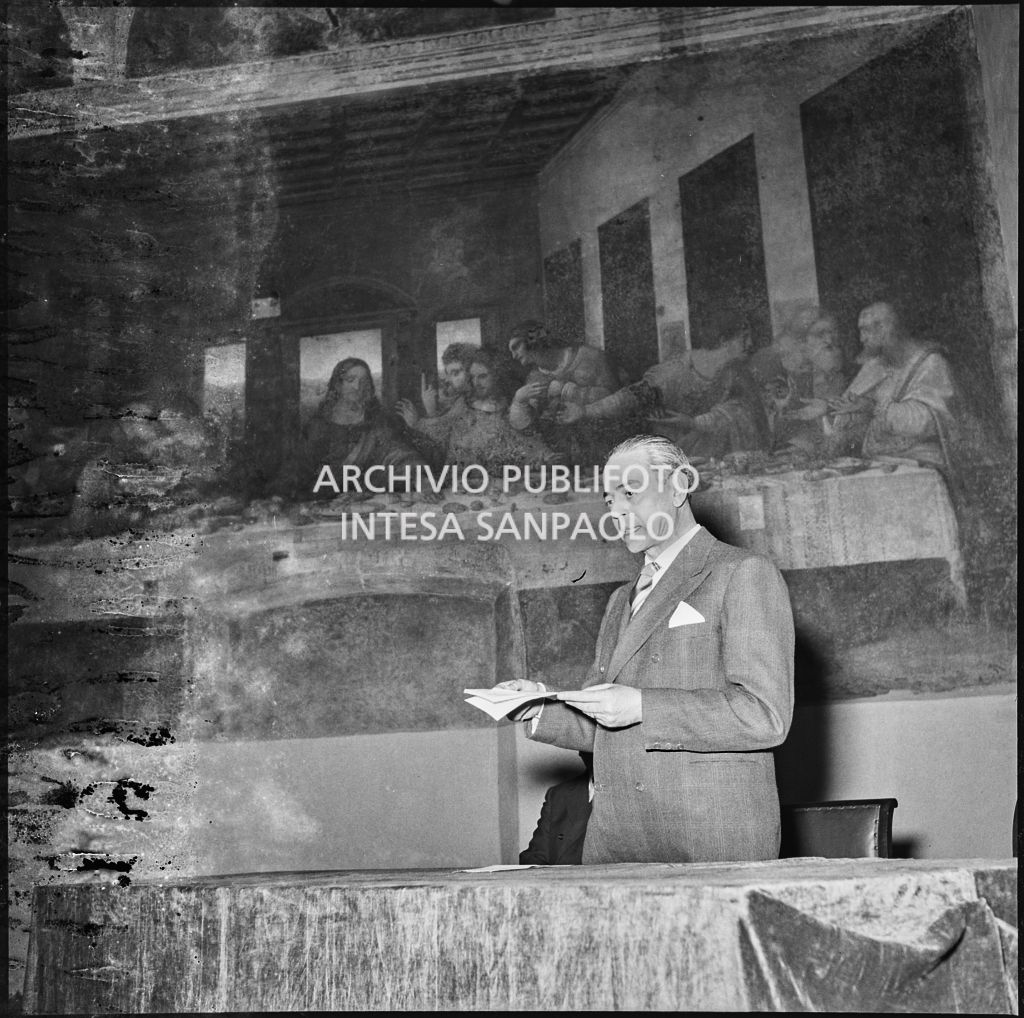Il ministro della Pubblica istruzione Gaetano Martino pronuncia un discorso in occasione dell'inaugurazione del Cenacolo di Leonardo da Vinci al termine del restauro<br>215806