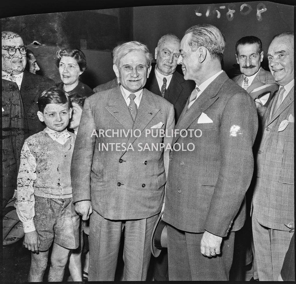 Il ministro della Pubblica istruzione Gaetano Martino (terzo da destra) in occasione dell'inaugurazione del Cenacolo di Leonardo da Vinci al termine del restauro<br>215808