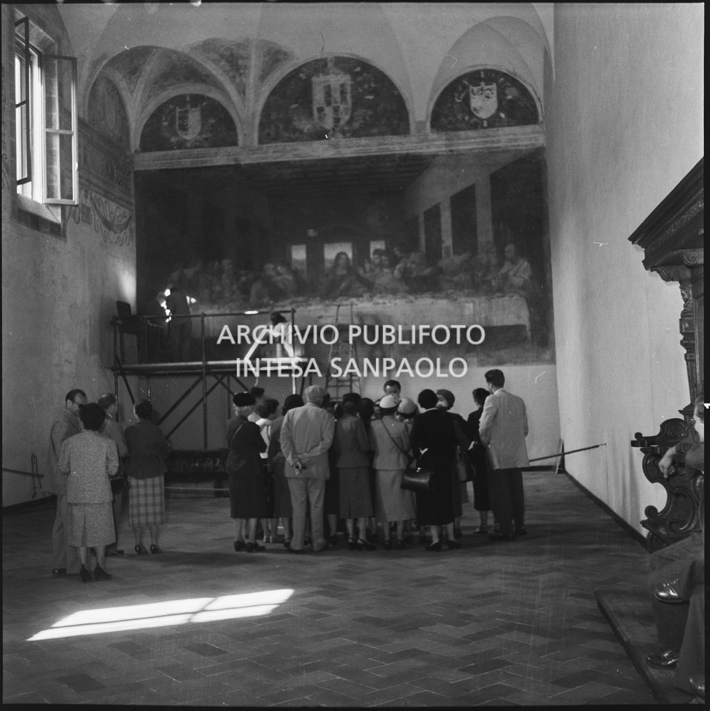 Turisti in visita al Cenacolo di Leonardo da Vinci durante i lavori di restauro eseguiti dal restauratore Mauro Pelliccioli<br>215825