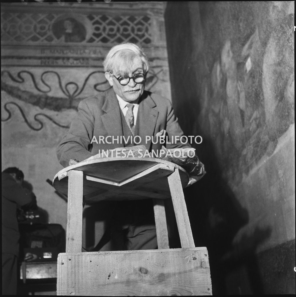 Il restauratore Mauro Pelliccioli durante i lavori sul Cenacolo di Leonardo da Vinci<br>215829