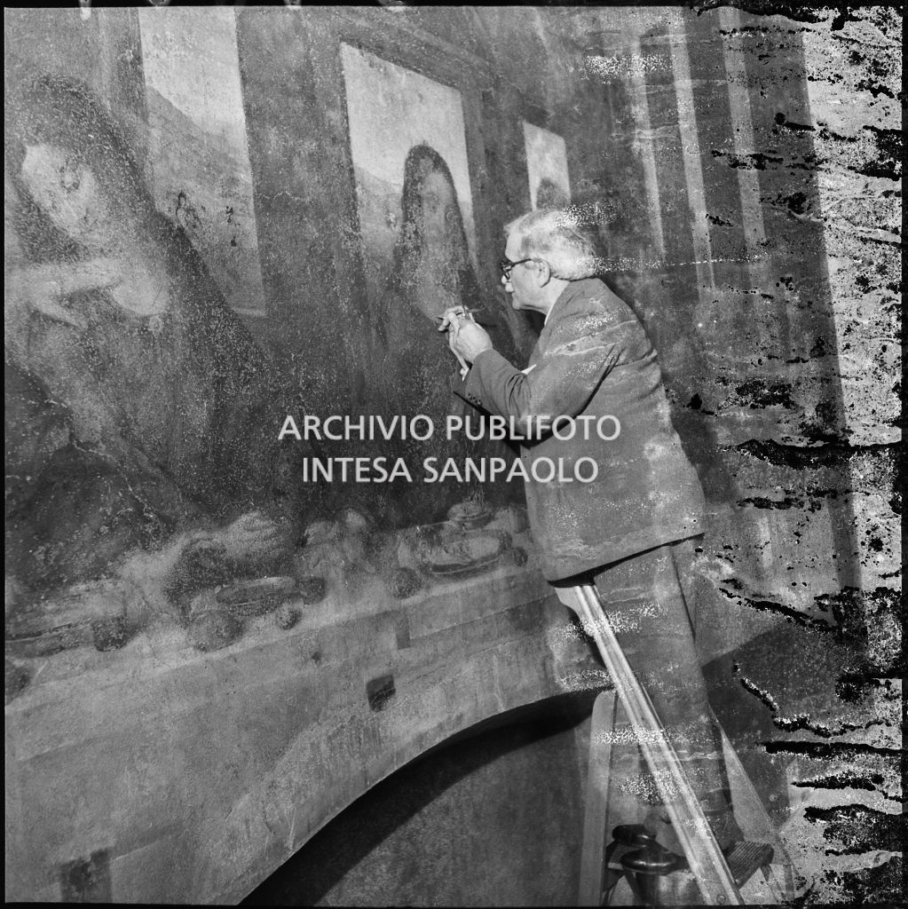 Il restauratore Mauro Pellicciai al lavoro sul Cenacolo di Leonardo da Vinci<br>215831