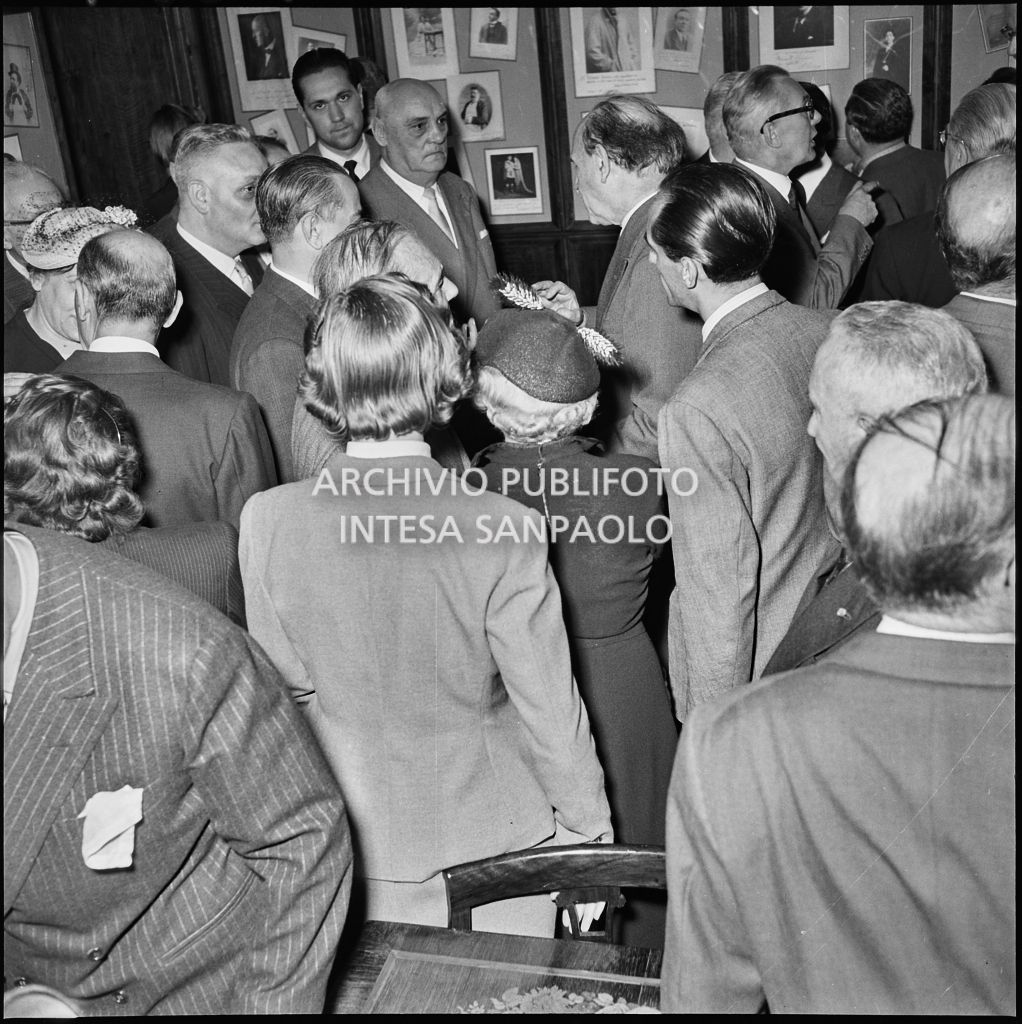 Inaugurazione della Biblioteca Livia Simoni, presso il Museo del Teatro alla Scala di Milano, istituita grazie alla donazione di Renato Simoni. Tra i presenti il prefetto di Milano Giulio Ernesto Cappa<br>215884
