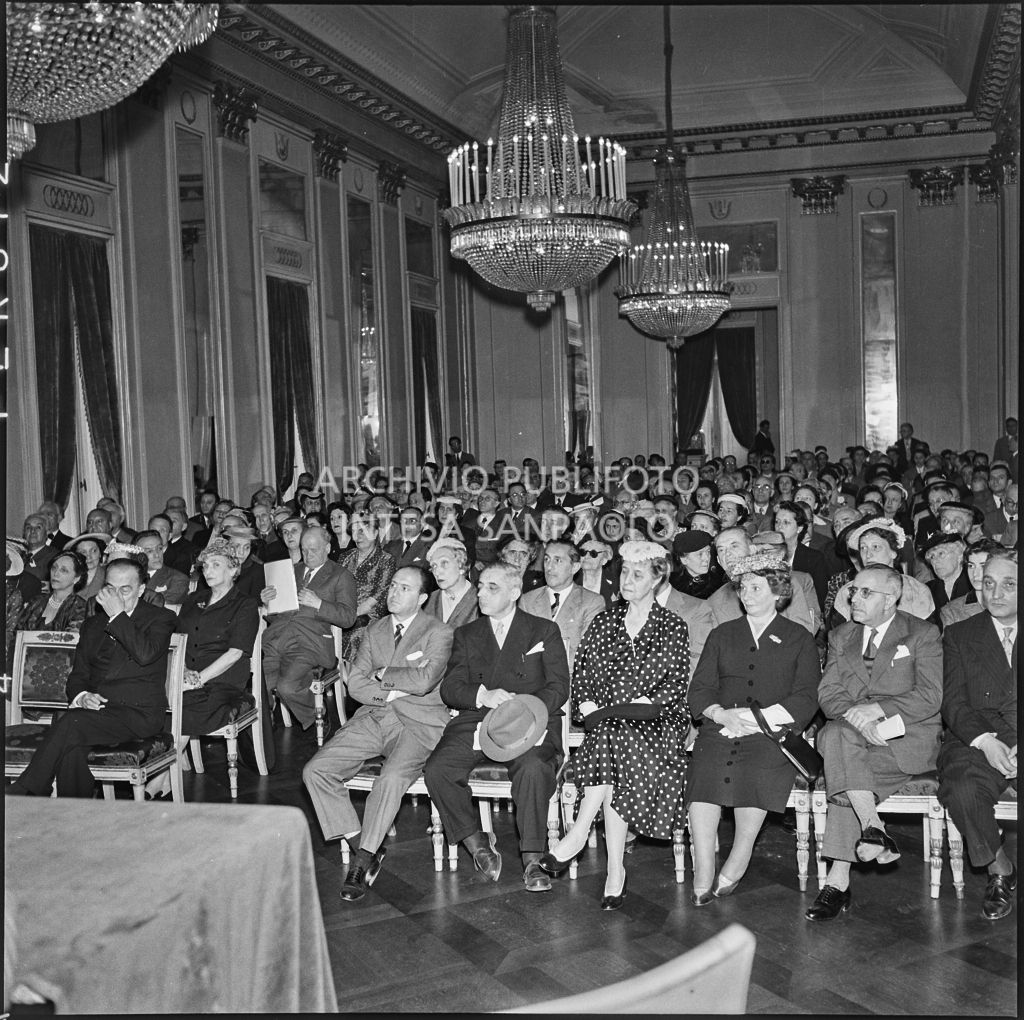 Inaugurazione della Biblioteca Livia Simoni, presso il Museo del Teatro alla Scala di Milano, istituita grazie alla donazione di Renato Simoni, svoltasi nel foyer del Teatro<br>215894