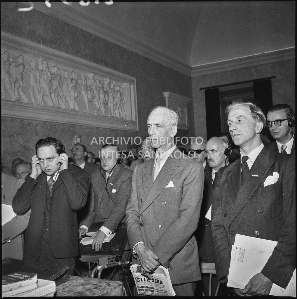 Esposizione di Enrico Redenti al Convegno Internazionale sulla Riforma dell'Arbitrato organizzato dal Centro Nazionale di Prevenzione e Difesa Sociale a Villa Carlotta sul lago di Como<br>216052