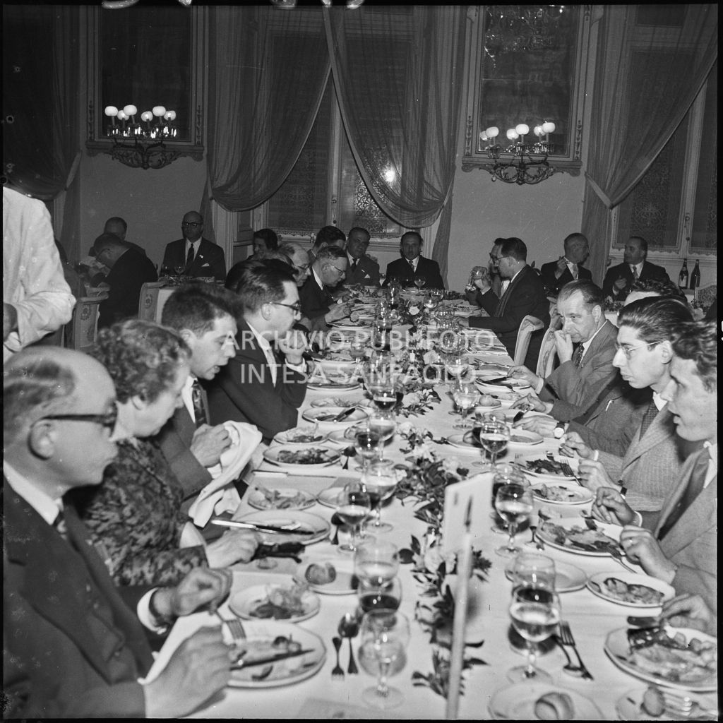 Banchetto organizzato dal Centro Nazionale di Prevenzione e Difesa Sociale in occasione del Convegno Internazionale sulla Riforma dell'Arbitrato<br>216062