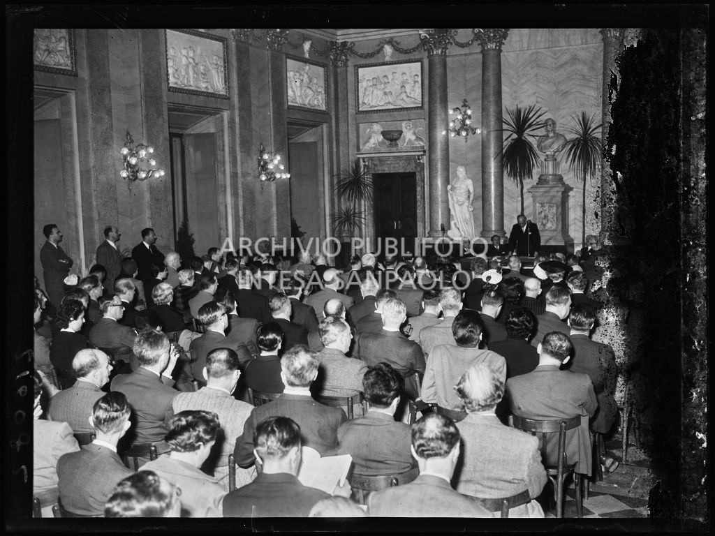 Pubblico al Convegno Internazionale sulla Riforma dell'Arbitrato organizzato dal Centro Nazionale di Prevenzione e Difesa Sociale a Villa Olmi sul lago di Como<br>216082