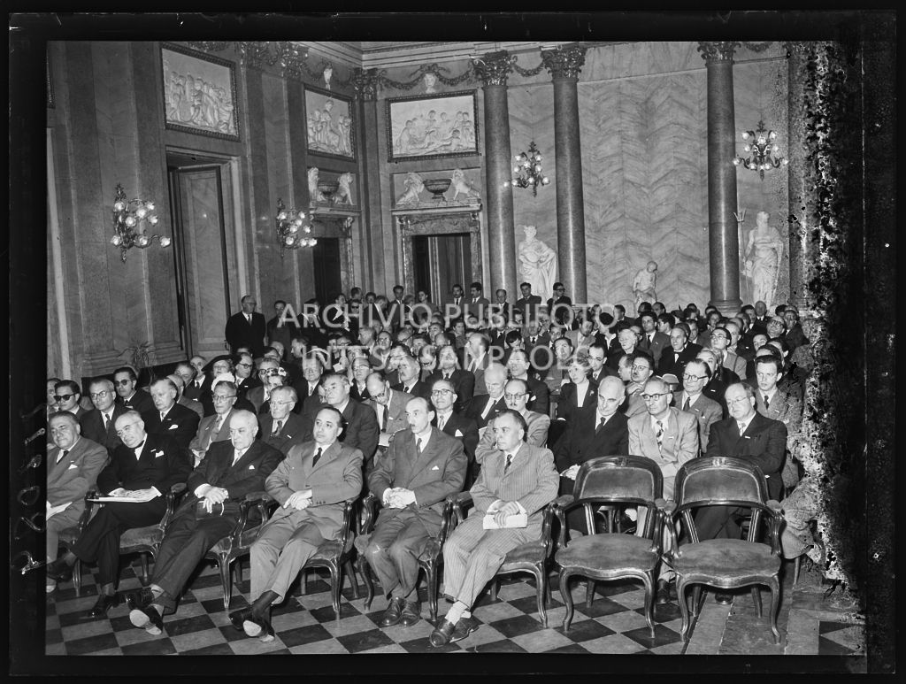 Pubblico al Convegno Internazionale sulla Riforma dell'Arbitrato organizzato dal Centro Nazionale di Prevenzione e Difesa Sociale a Villa Olmi sul lago di Como<br>216089
