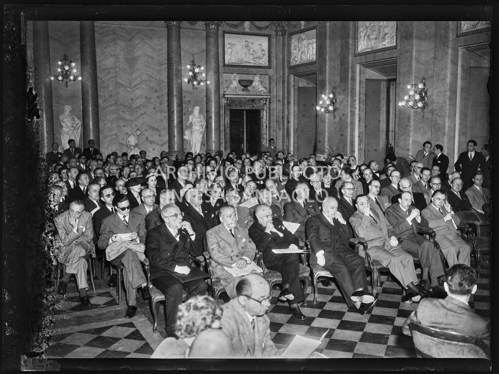 Pubblico al Convegno Internazionale sulla Riforma dell'Arbitrato organizzato dal Centro Nazionale di Prevenzione e Difesa Sociale a Villa Olmi sul lago di Como<br>216091