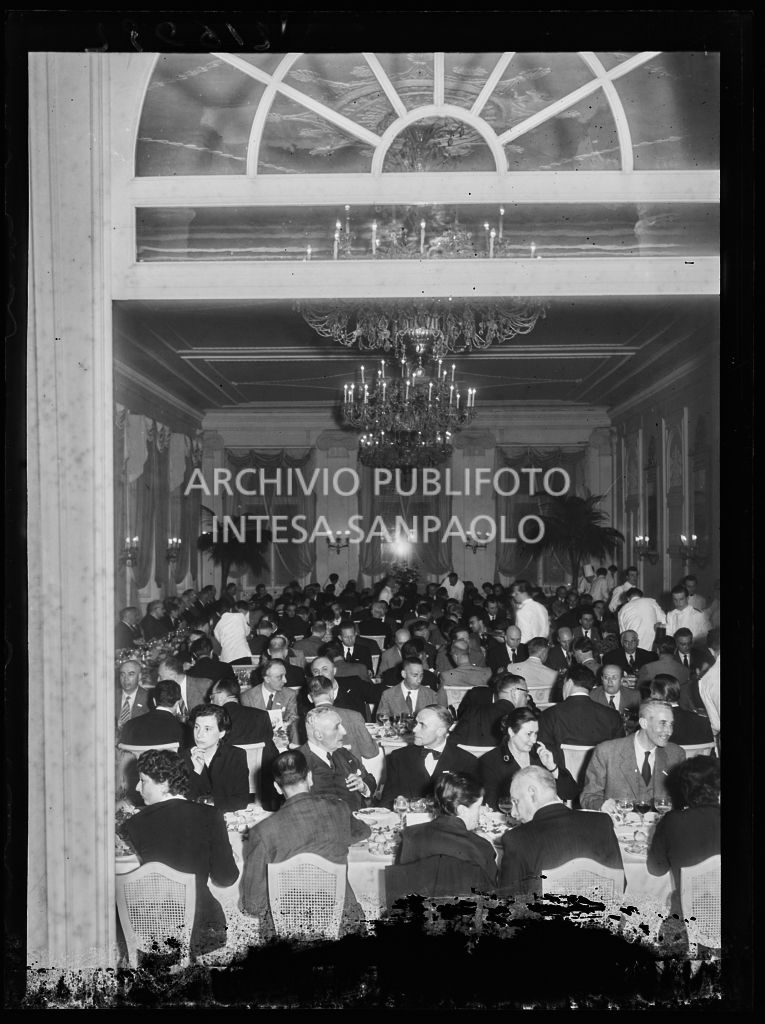 Banchetto organizzato dal Centro Nazionale di Prevenzione e Difesa Sociale in occasione del Convegno Internazionale sulla Riforma dell'Arbitrato<br>216092