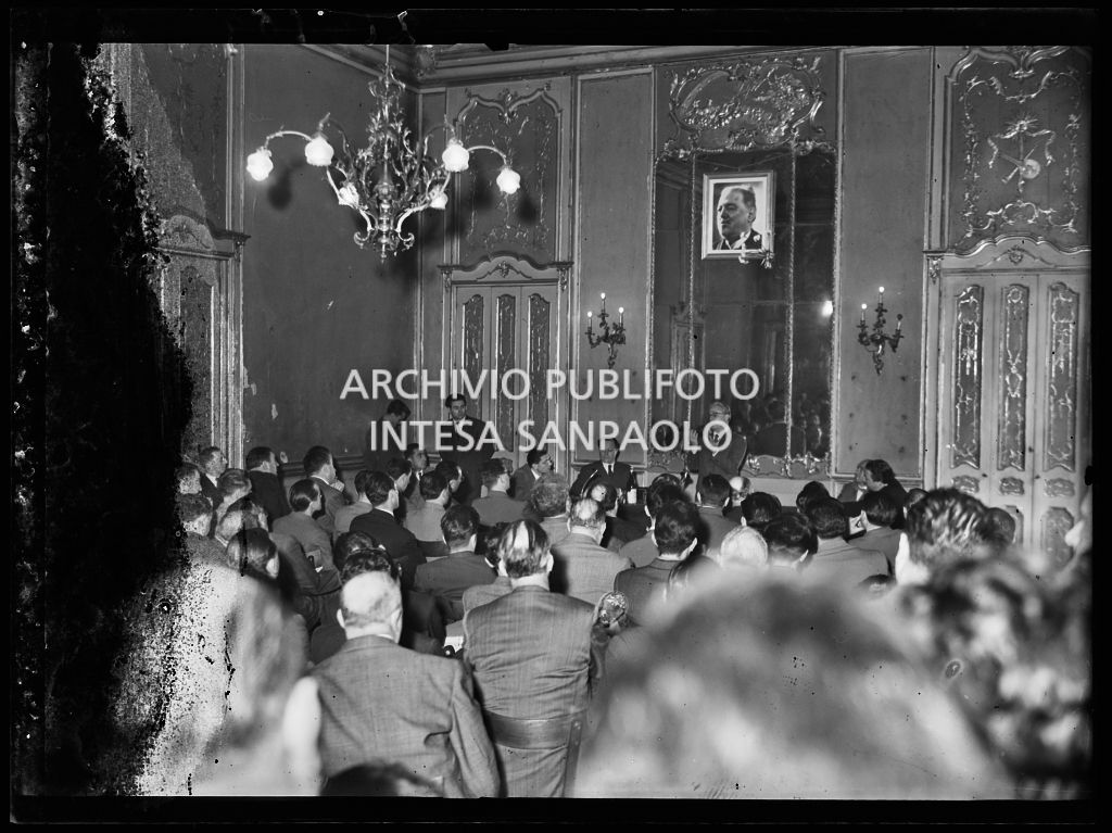 Discorso tenuto dall'onorevole Giovanni Gronchi alla cerimonia per l'intitolazione di due sale della sede della Democrazia Cristiana, in via Clerici 5, a Filippo Meda e Carlo Perini<br>216169