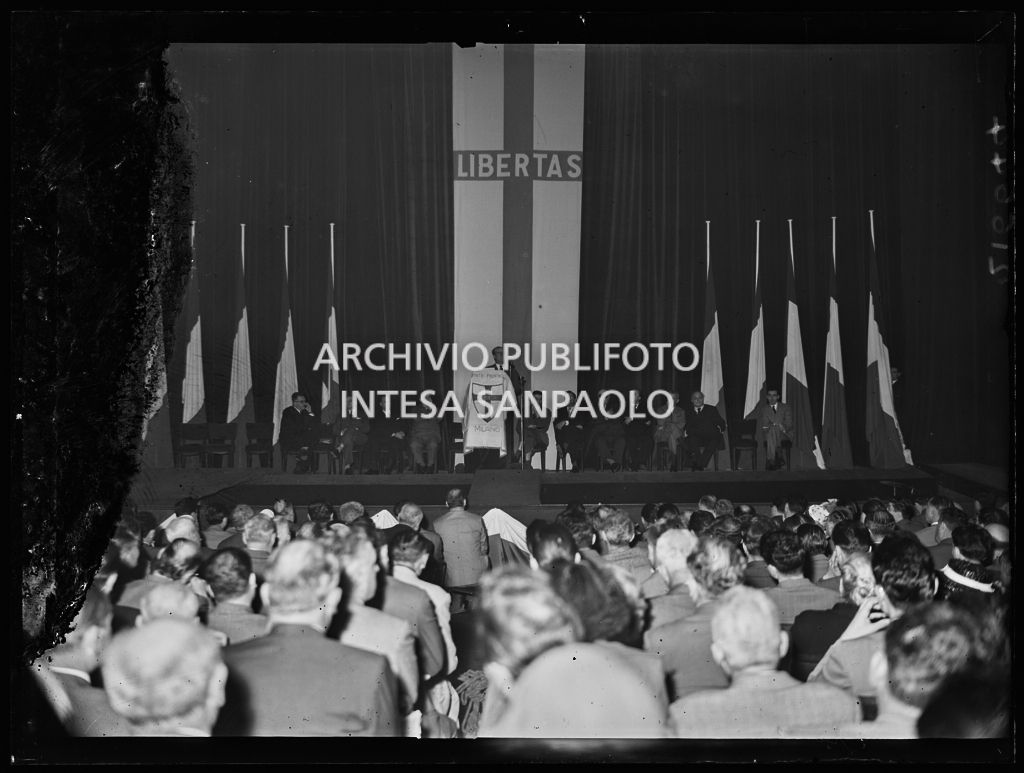 Discorso dell'onorevole Giovanni Gronchi della Democrazia Cristiana al Teatro Lirico di Milano<br>216644