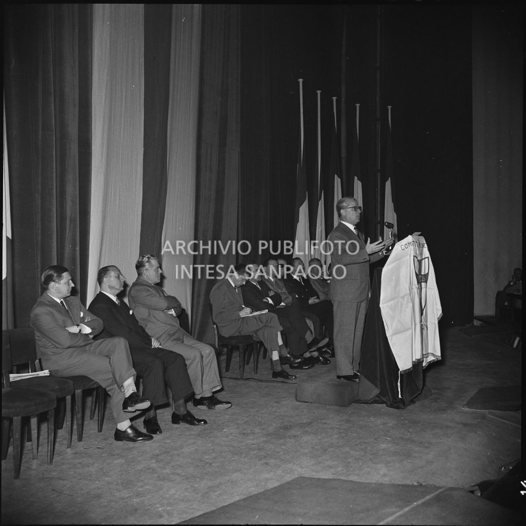 Discorso dell'onorevole Giovanni Gronchi della Democrazia Cristiana al Teatro Lirico di Milano<br>216653