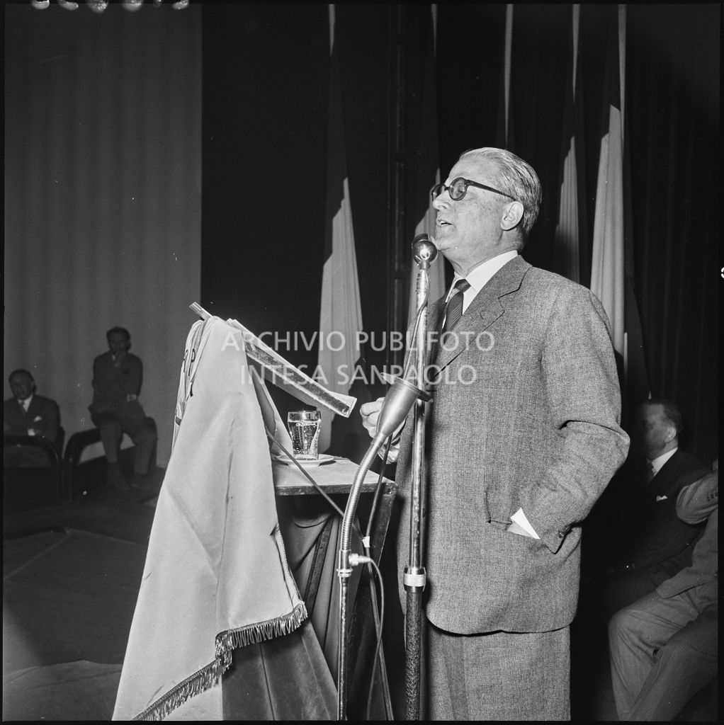 Discorso dell'onorevole Giovanni Gronchi della Democrazia Cristiana al Teatro Lirico di Milano<br>216655