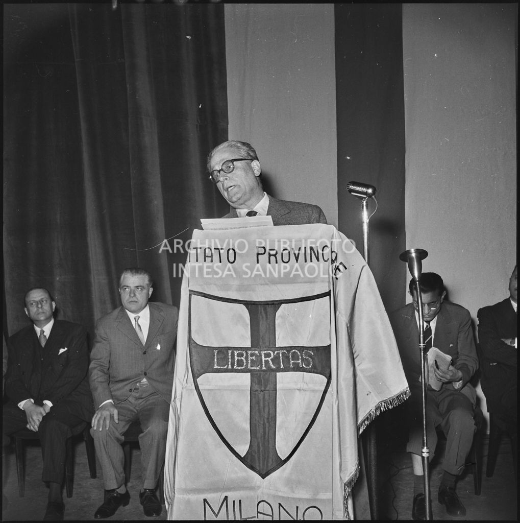 Discorso dell'onorevole Giovanni Gronchi della Democrazia Cristiana al Teatro Lirico di Milano<br>216659