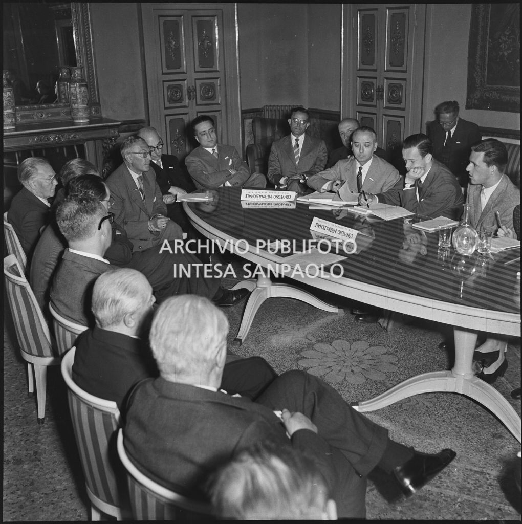 Convegno Internazionale sulla Riforma dell'Arbitrato organizzato dal Centro Nazionale di Prevenzione e Difesa Sociale al Circolo della Stampa di Milano<br>216999