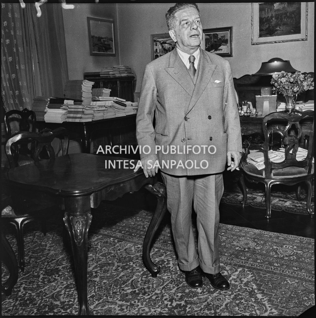 Ritratto del chirurgo Guido Oselladore nel suo studio<br>217349