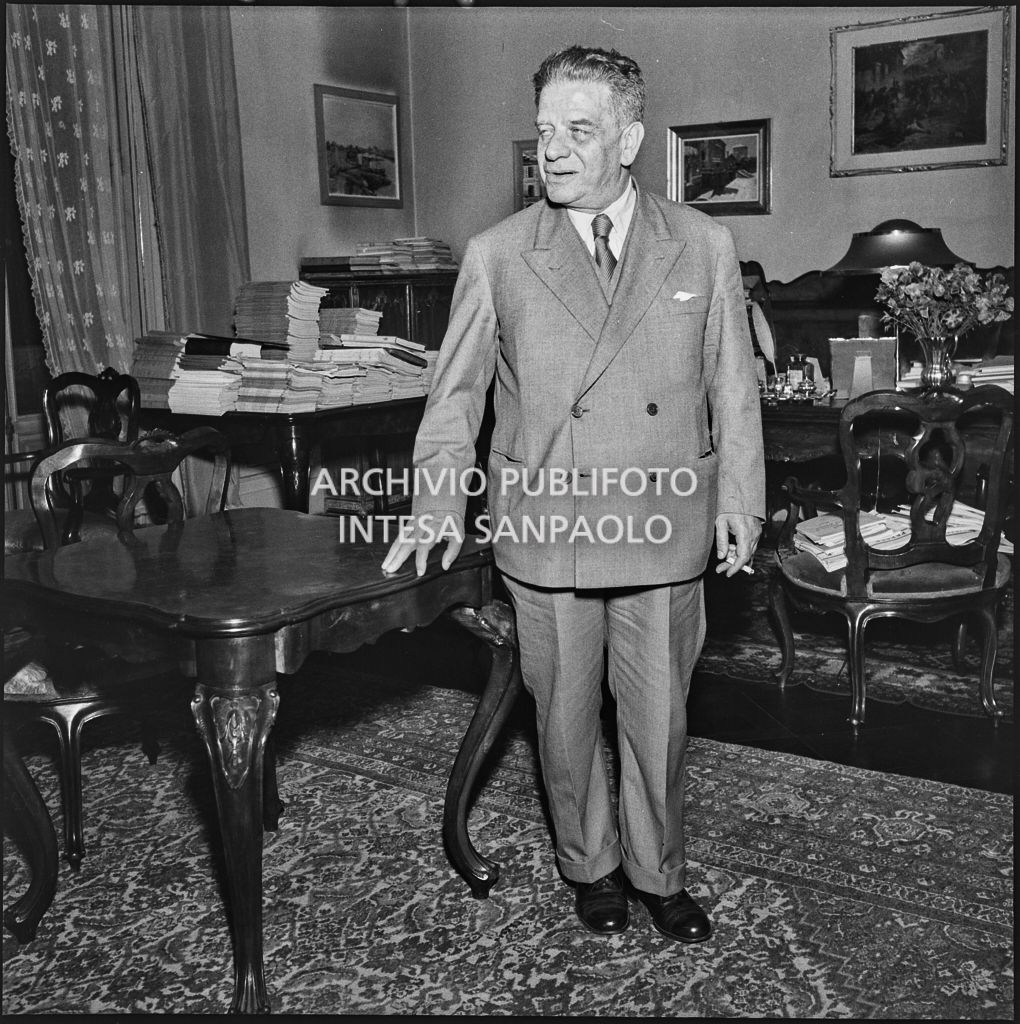 Ritratto del chirurgo Guido Oselladore nel suo studio<br>217350