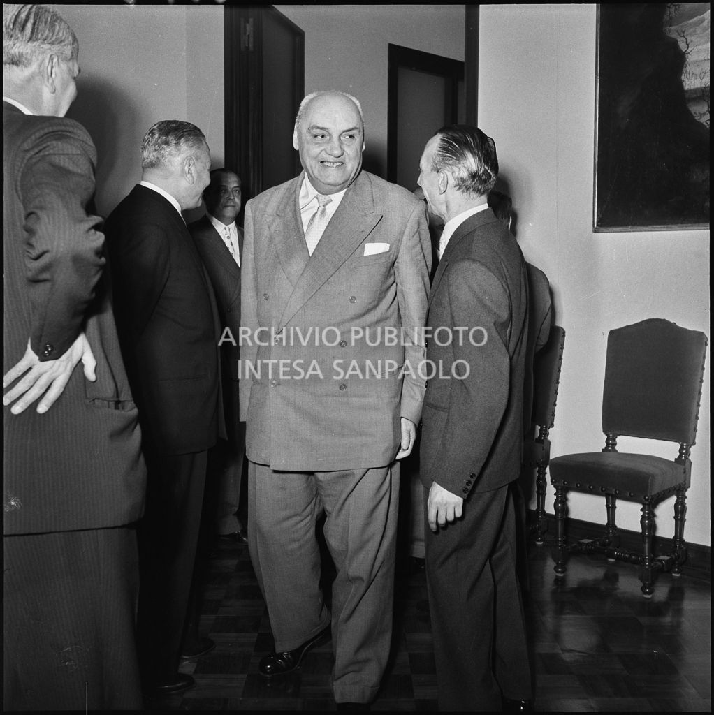 Il prefetto di Milano Ernesto Giulio Cappa all'inaugurazione della nuova sede della Banca Popolare Commercio e Industria in via Moscova 33 a Milano<br>217366