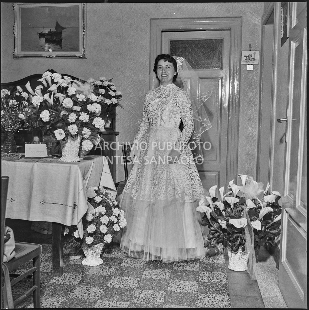 La sposa del dottor Della Rosa in abito da sposa<br>217474