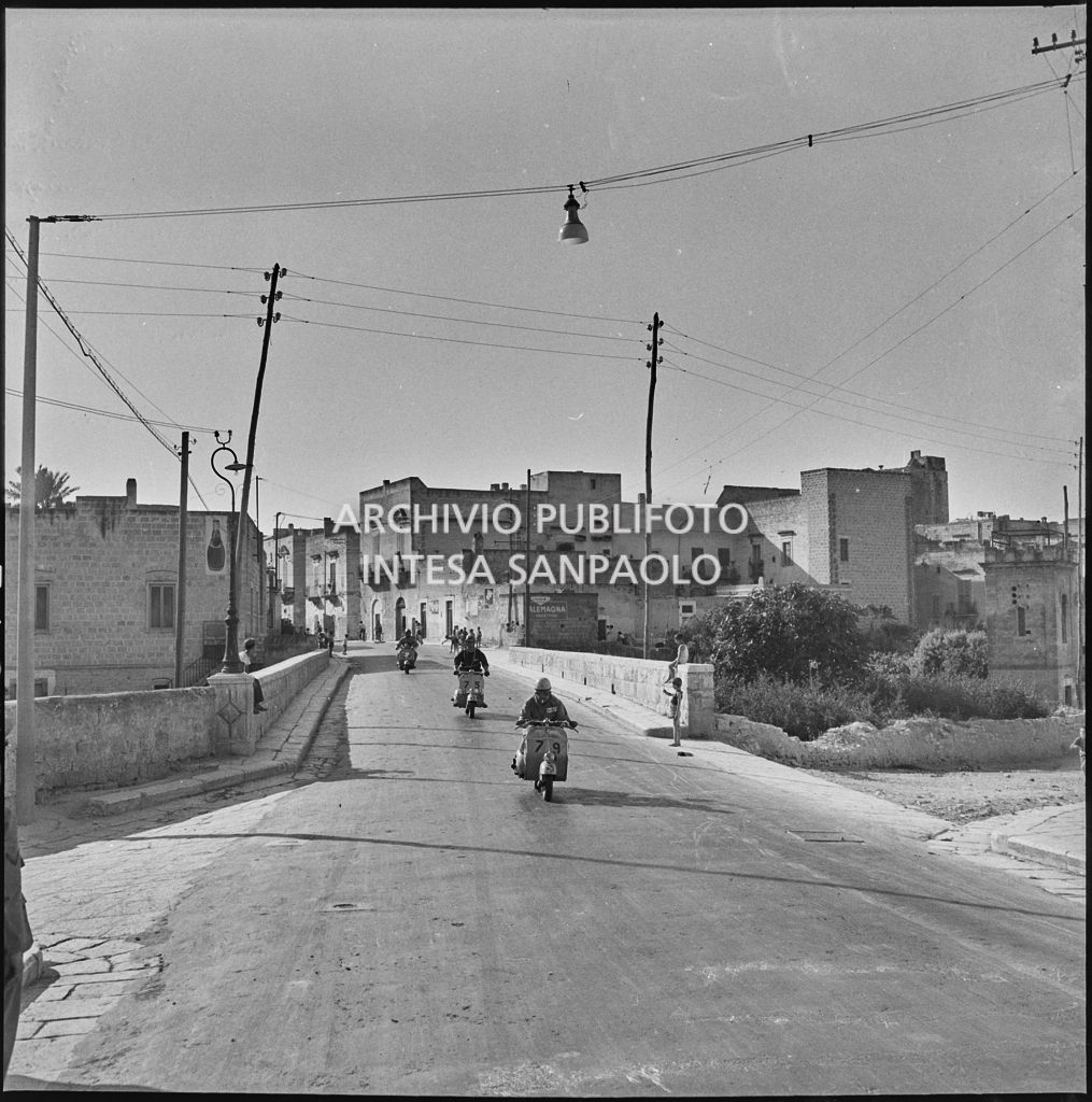 Un momento del 2° Giro Vespistico dei Tre Mari<br>221634