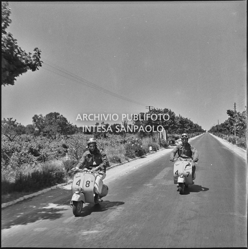 Un momento del 2° Giro Vespistico dei Tre Mari<br>221642