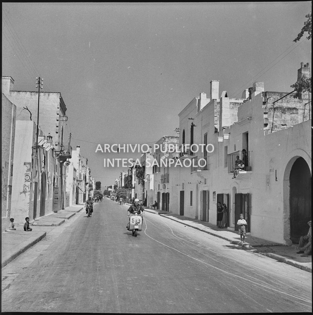 Un momento del 2° Giro Vespistico dei Tre Mari<br>221643