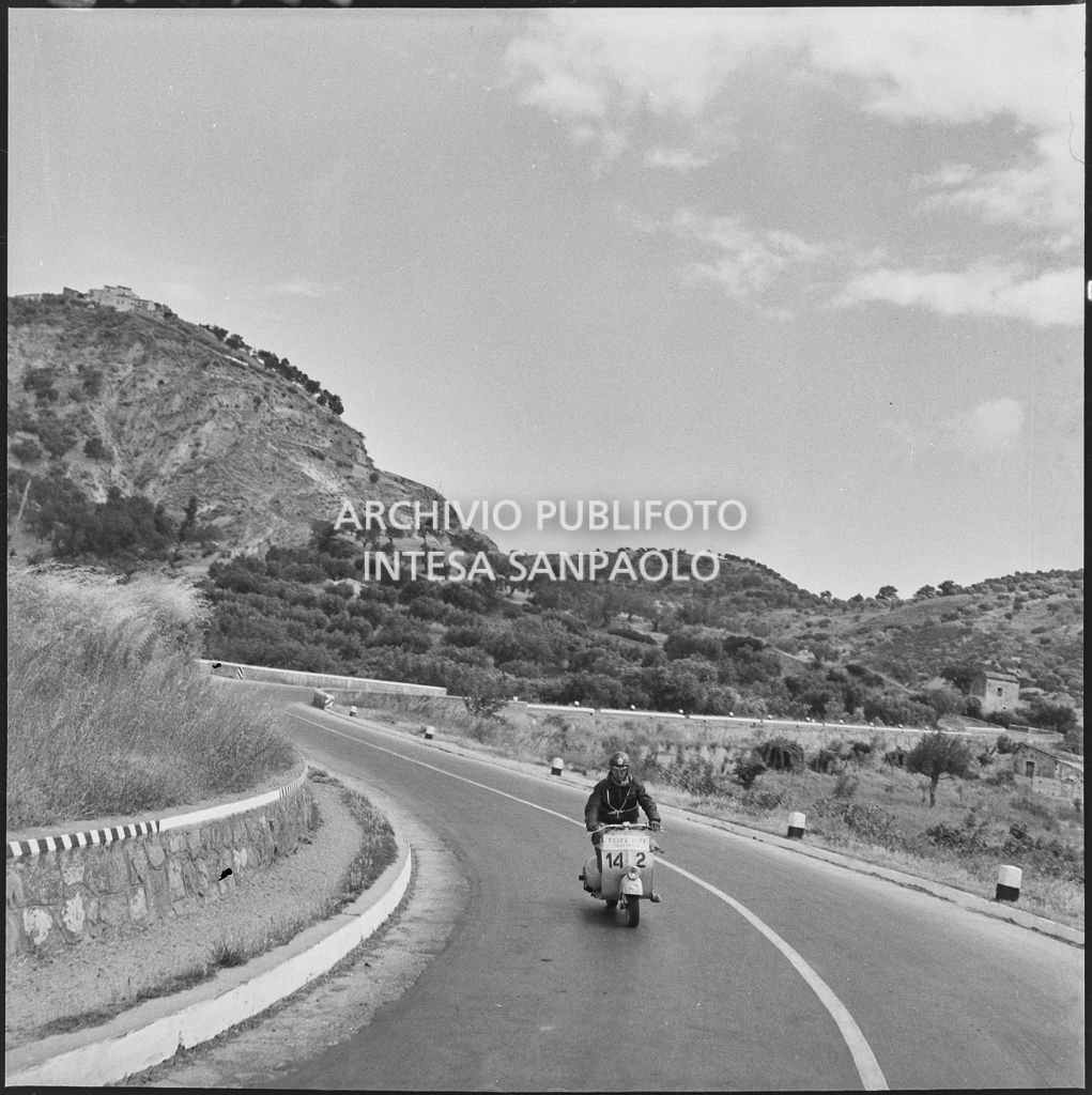 Un momento del 2° Giro Vespistico dei Tre Mari<br>221652