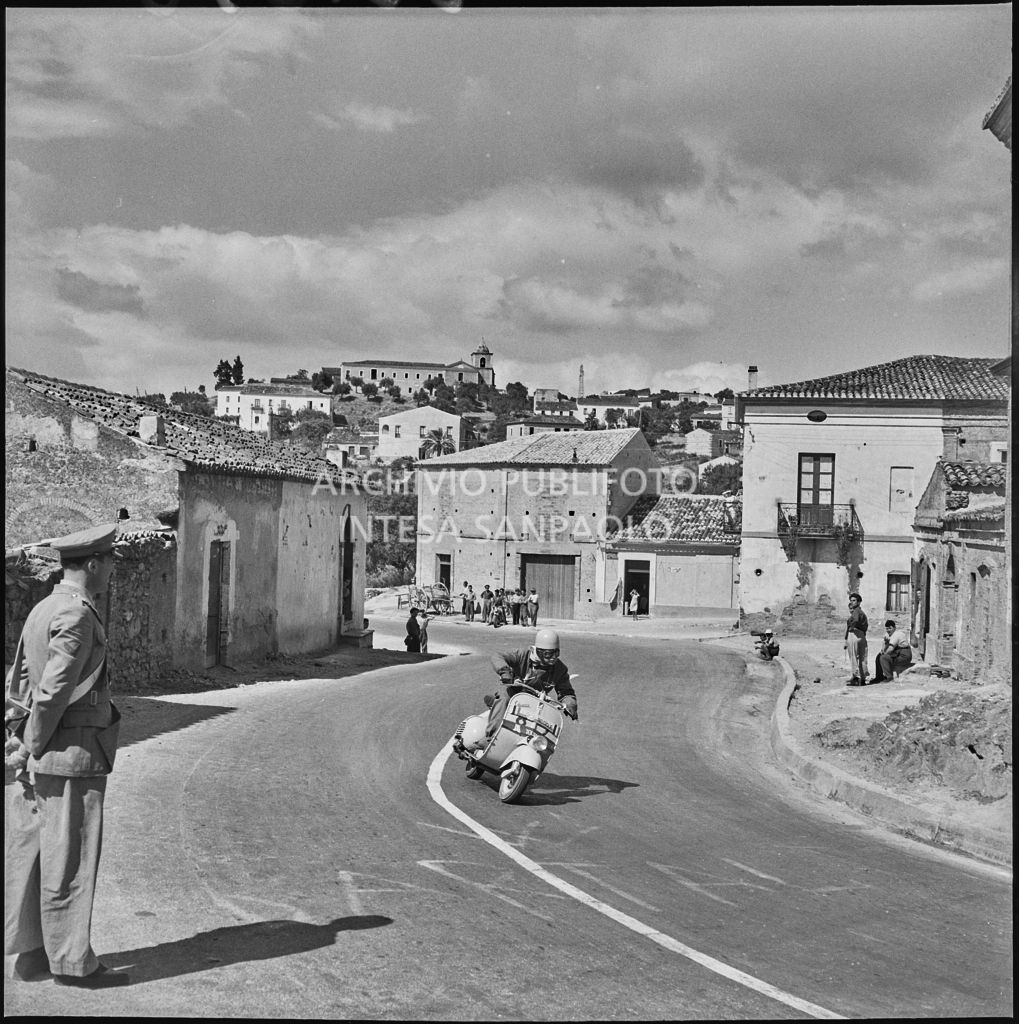 Un momento del 2° Giro Vespistico dei Tre Mari<br>221656