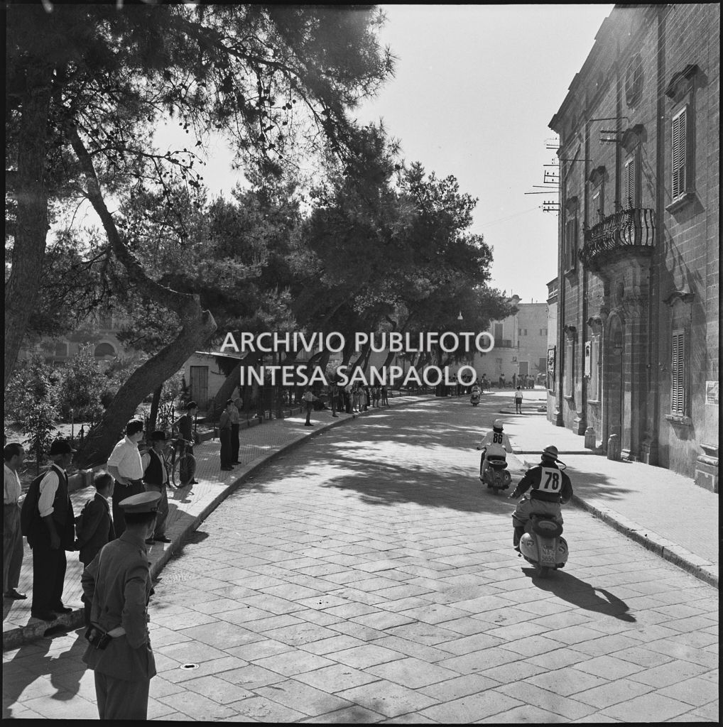 Un momento del 2° Giro Vespistico dei Tre Mari<br>221676