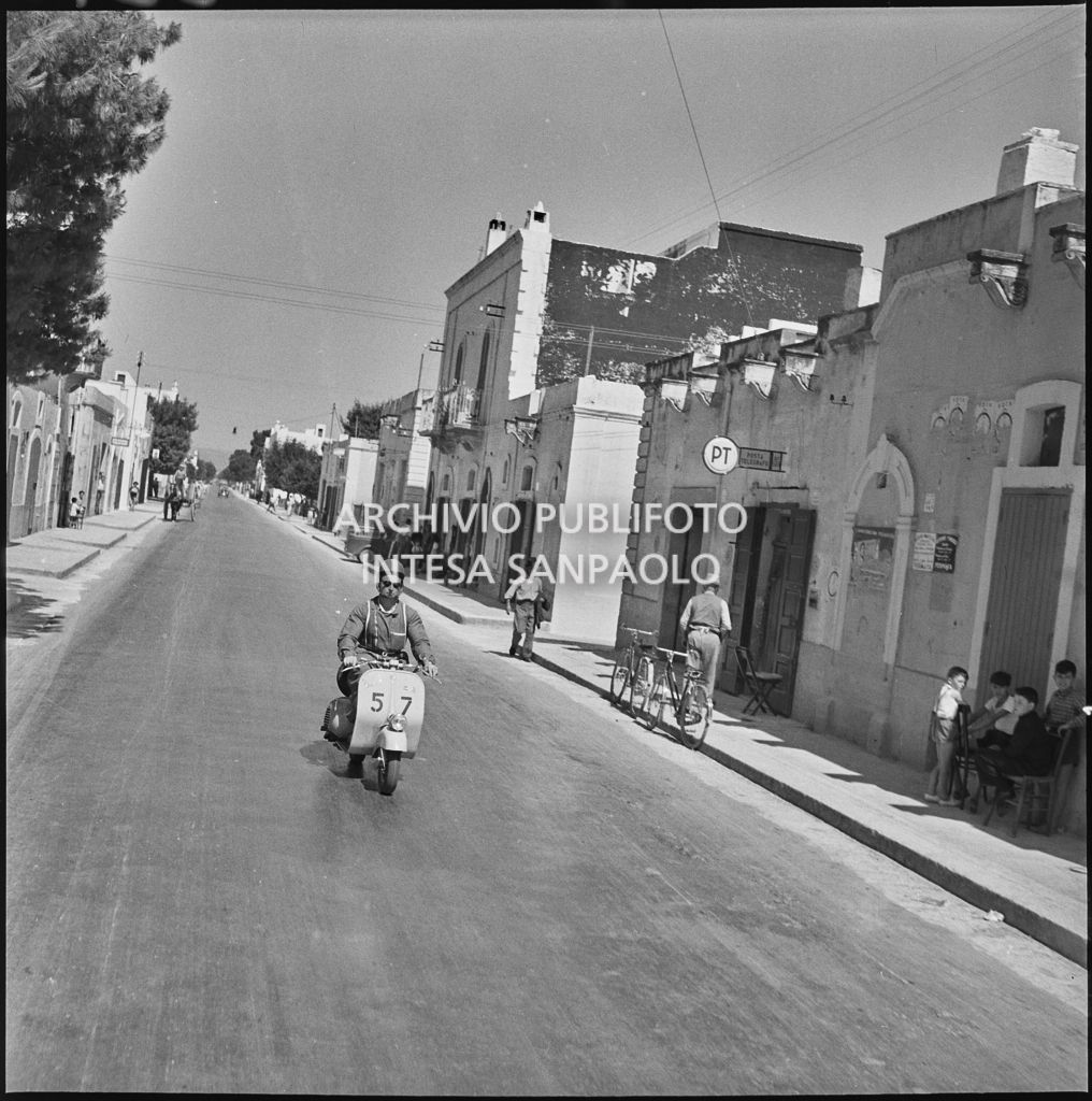 Un momento del 2° Giro Vespistico dei Tre Mari<br>221684