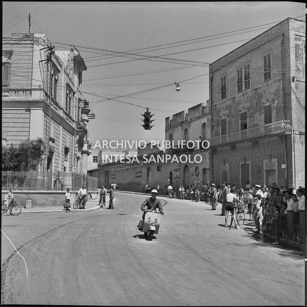 Un momento del 2° Giro Vespistico dei Tre Mari<br>221691