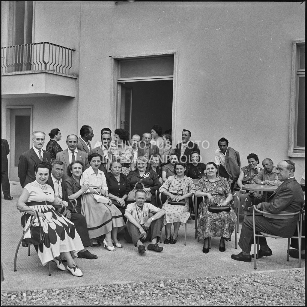 Foto di gruppo in occasione della festa organizzata nella sede dell'AVIS di Milano in via Bassini<br>221816