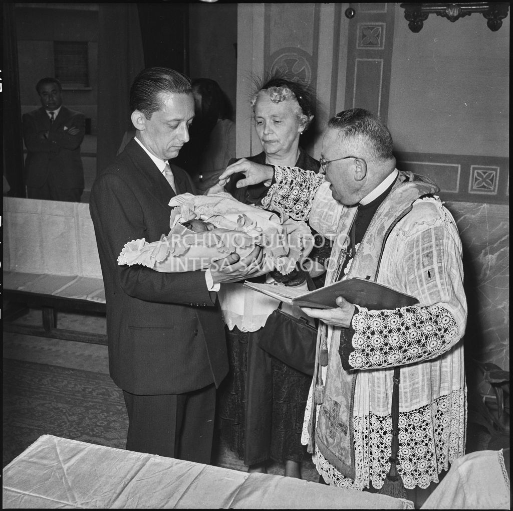 Un momento della celebrazione del battesimo della figlia del signor Bernardi<br>221828