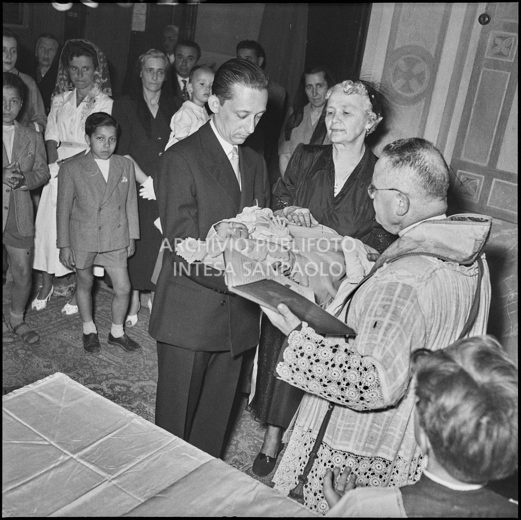 Un momento del battesimo della figlia del signor Bernardi<br>221839