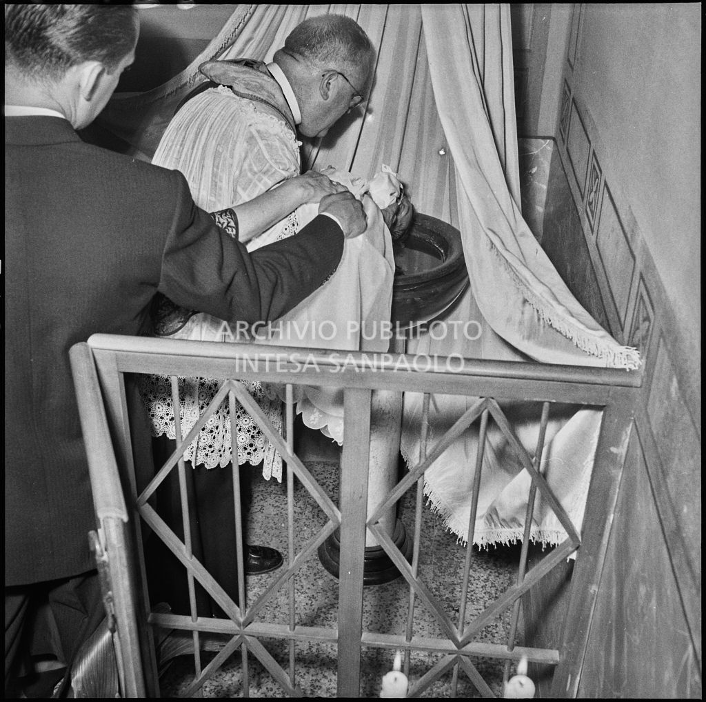 Un momento del battesimo della figlia del signor Bernardi<br>221840