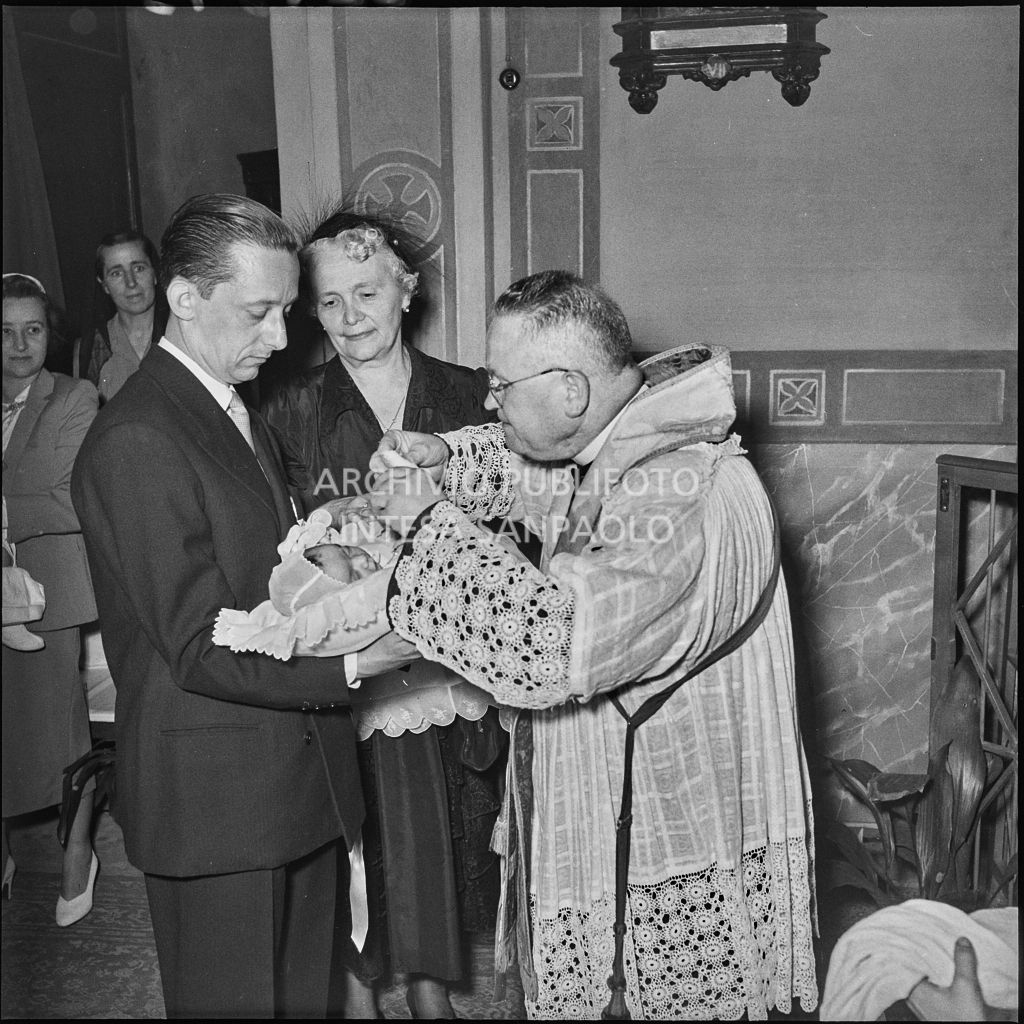 Un momento del battesimo della figlia del signor Bernardi<br>221843