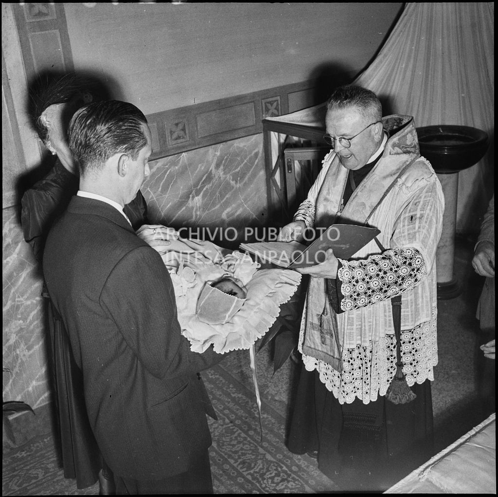 Un momento del battesimo della figlia del signor Bernardi<br>221844