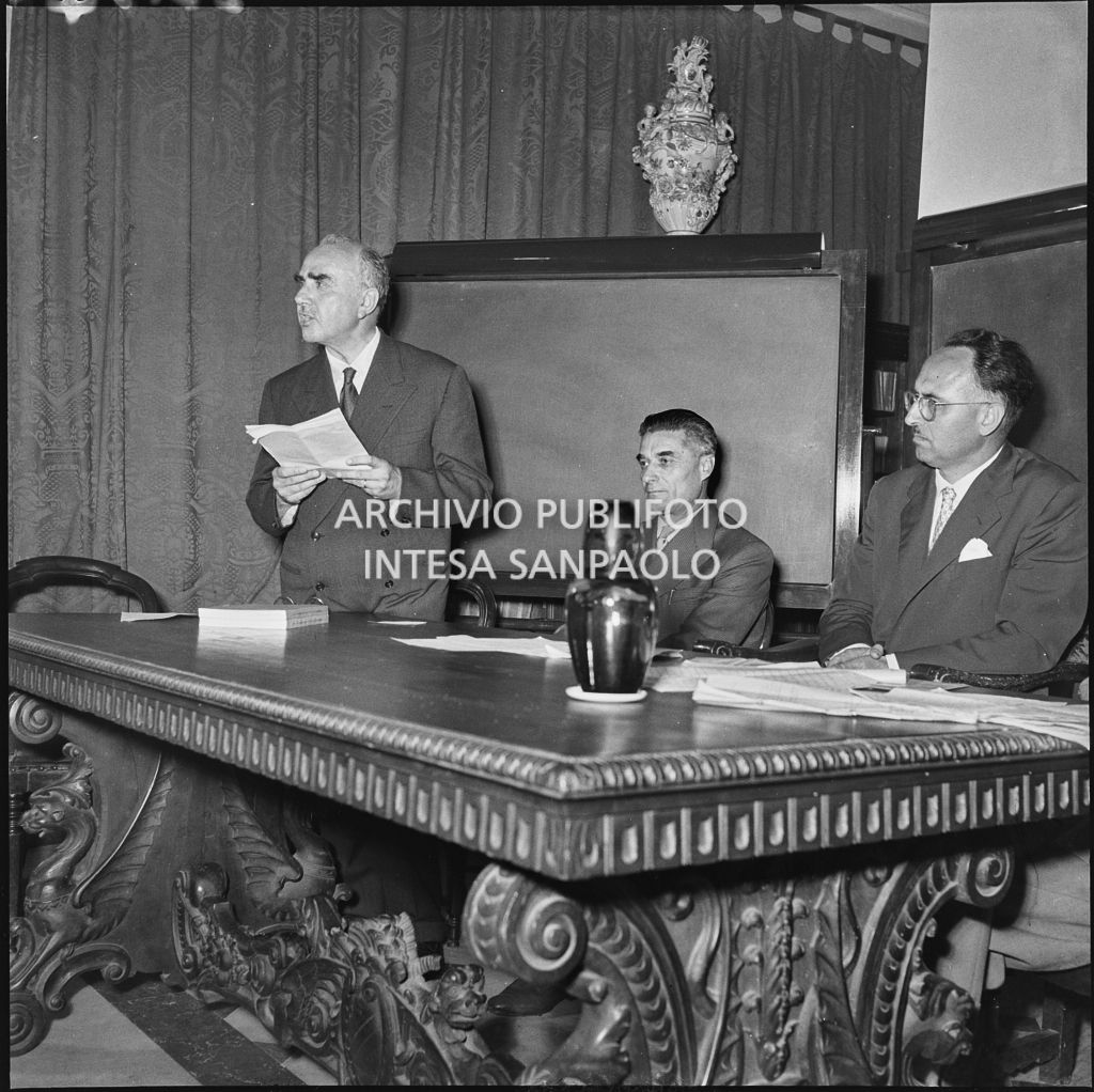 Discorso del professor Giovanni Polvani all'inaugurazione della seconda edizione del Corso Internazionale di Fisica svoltosi a Villa Monastero a Varenna<br>221848