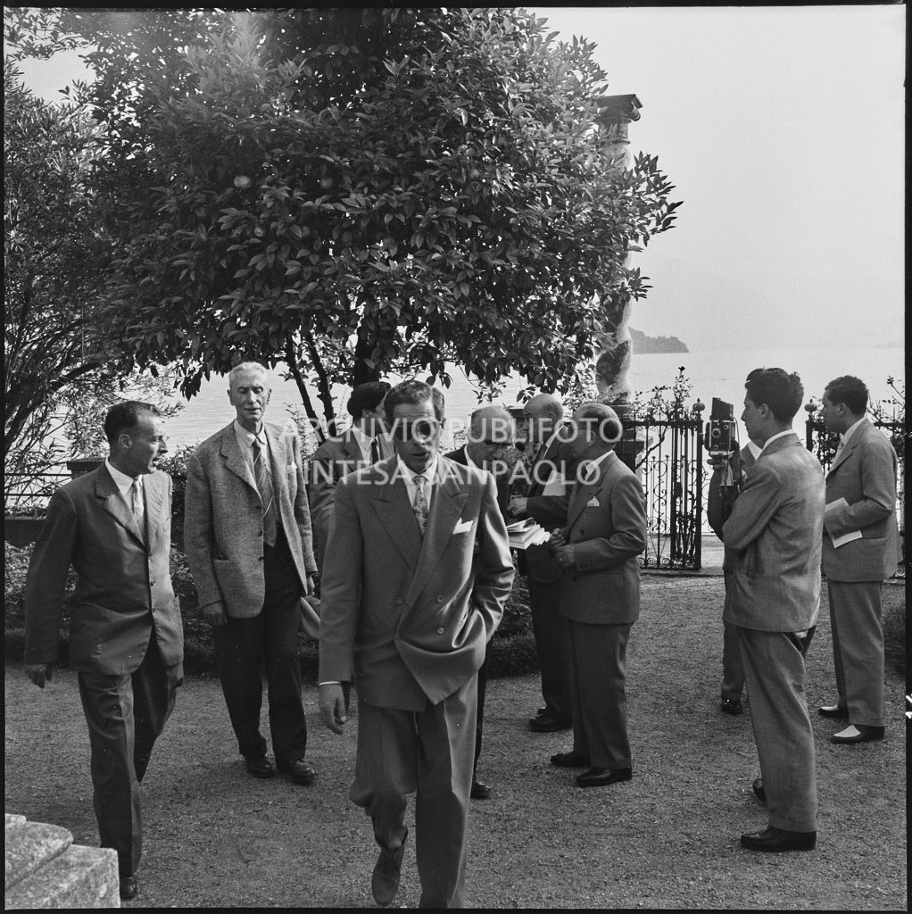Inaugurazione della seconda edizione del Corso Internazionale di Fisica svoltosi a Villa Monastero a Varenna<br>221854