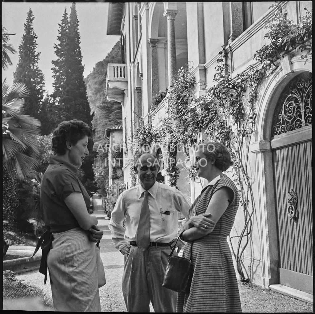 Il professor Enrico Fermi all'inaugurazione della seconda edizione del Corso Internazionale di Fisica svoltosi a Villa Monastero a Varenna<br>221859