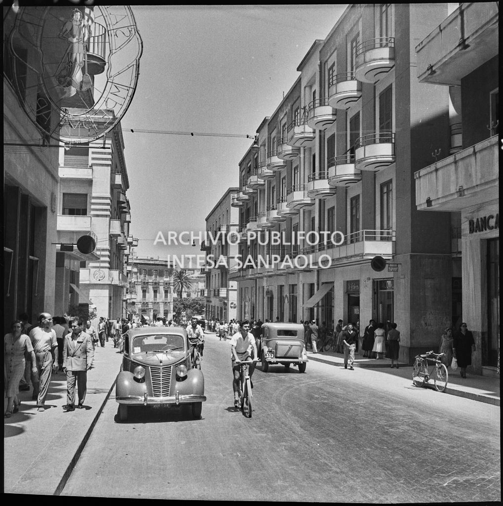 Vista su una via di Siracusa<br>221894
