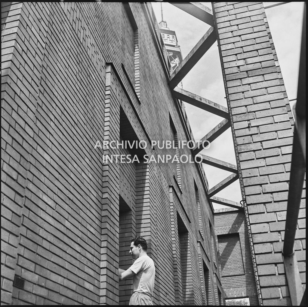 Lavori alla Triennale di Milano<br>221911