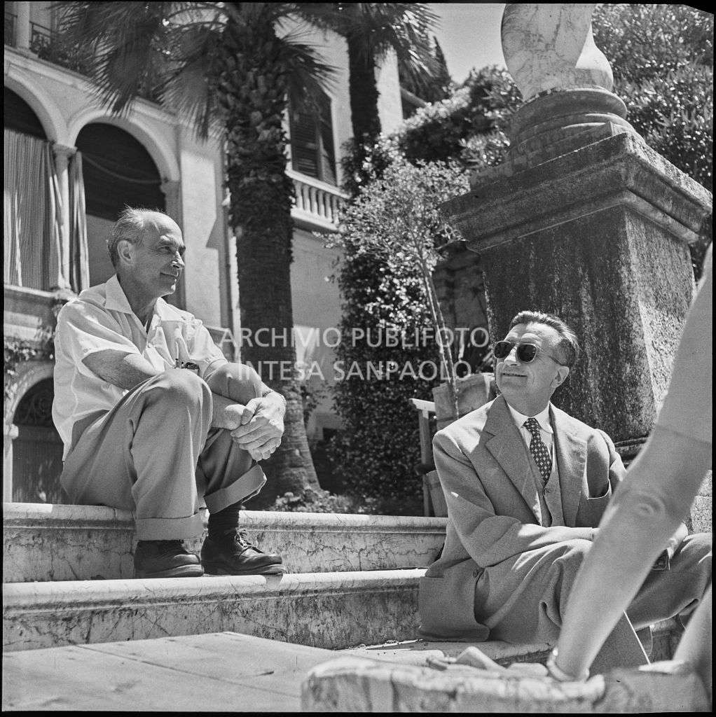 Il professor Enrico Fermi (a sinistra) al Corso Internazionale di Fisica svoltosi a Villa Monastero a Varenna<br>221933