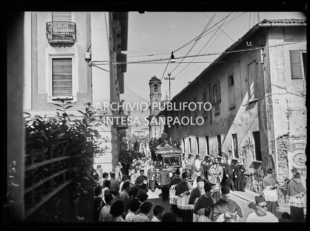 Corteo funebre dell'onorevole Luigi Morelli per le vie di Busto Arsizio<br>221961
