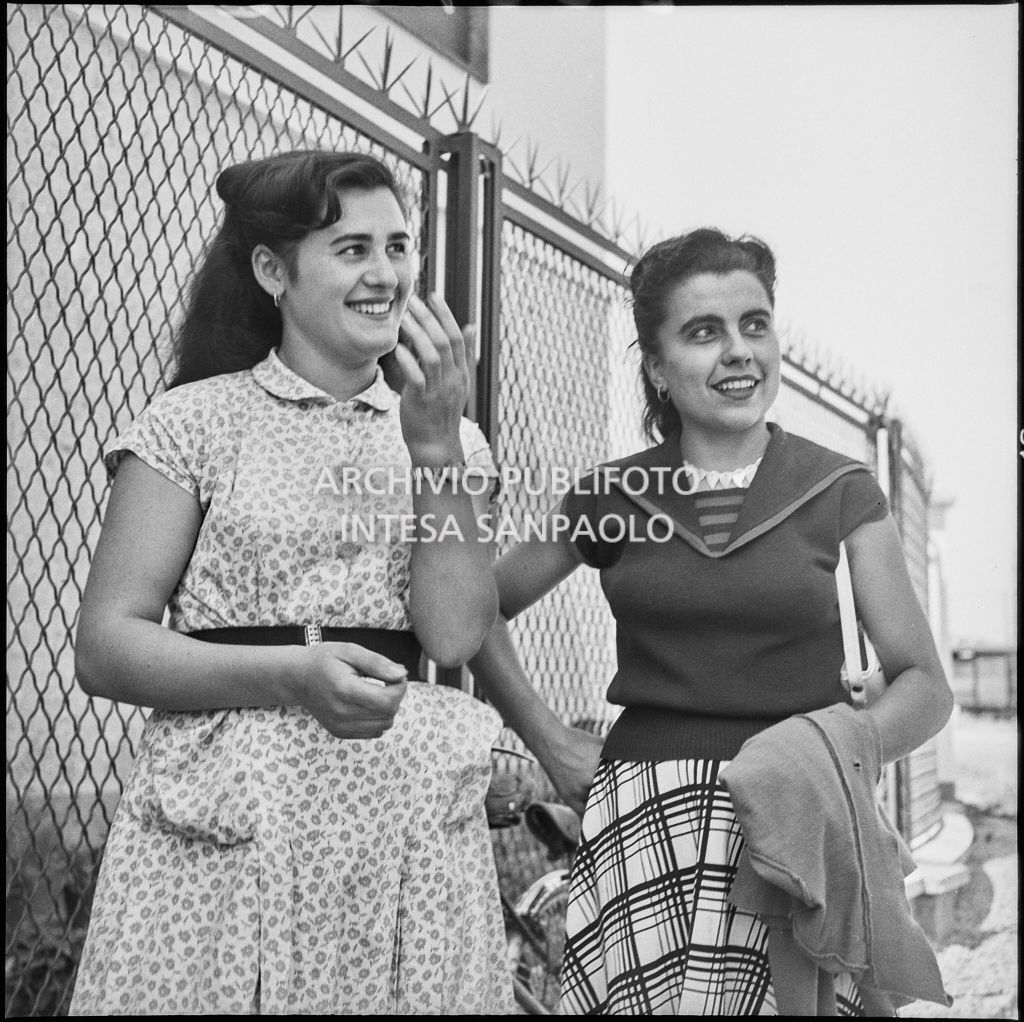 Ritratto di due operaie<br>222102