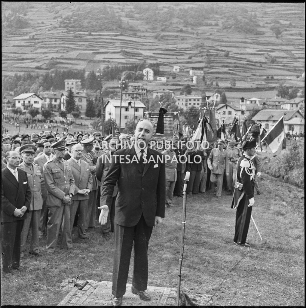 Discorso del ministro della Difesa Paolo Emilio Taviani in occasione del funerale degli Alpini vittime della tragedia del passo del Gavia<br>222111