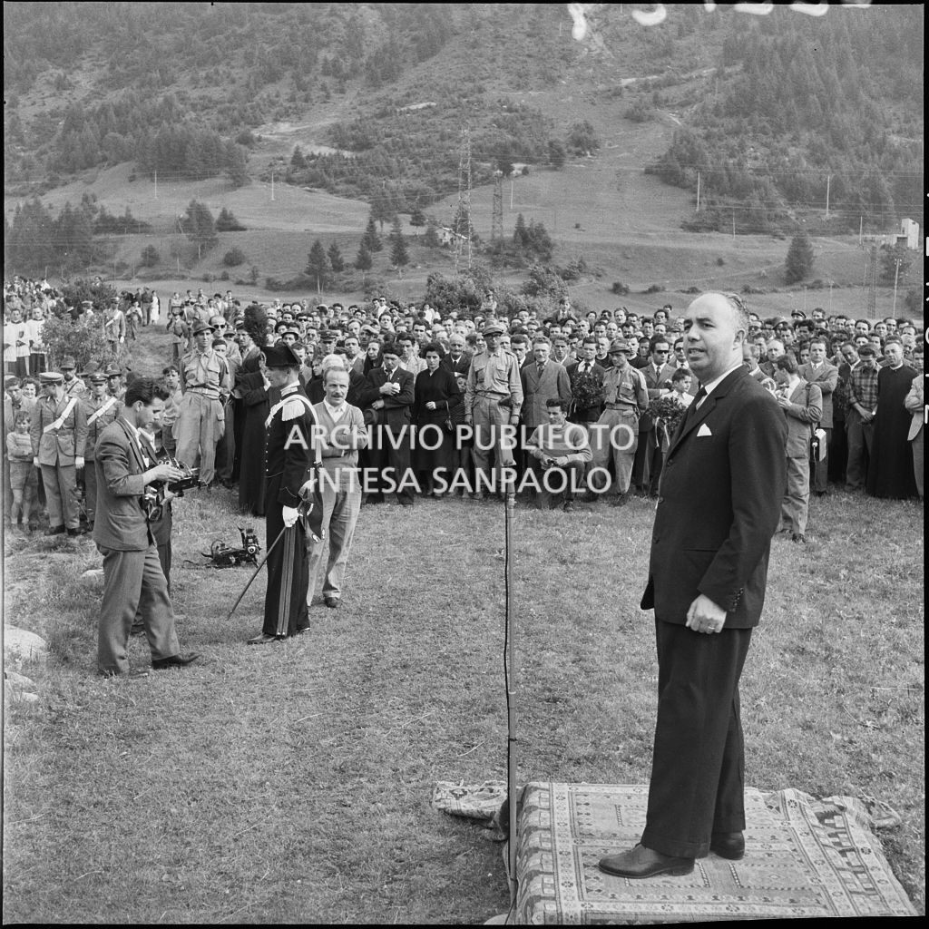 Discorso del ministro della Difesa Paolo Emilio Taviani in occasione del funerale degli Alpini vittime della tragedia del passo del Gavia<br>222124