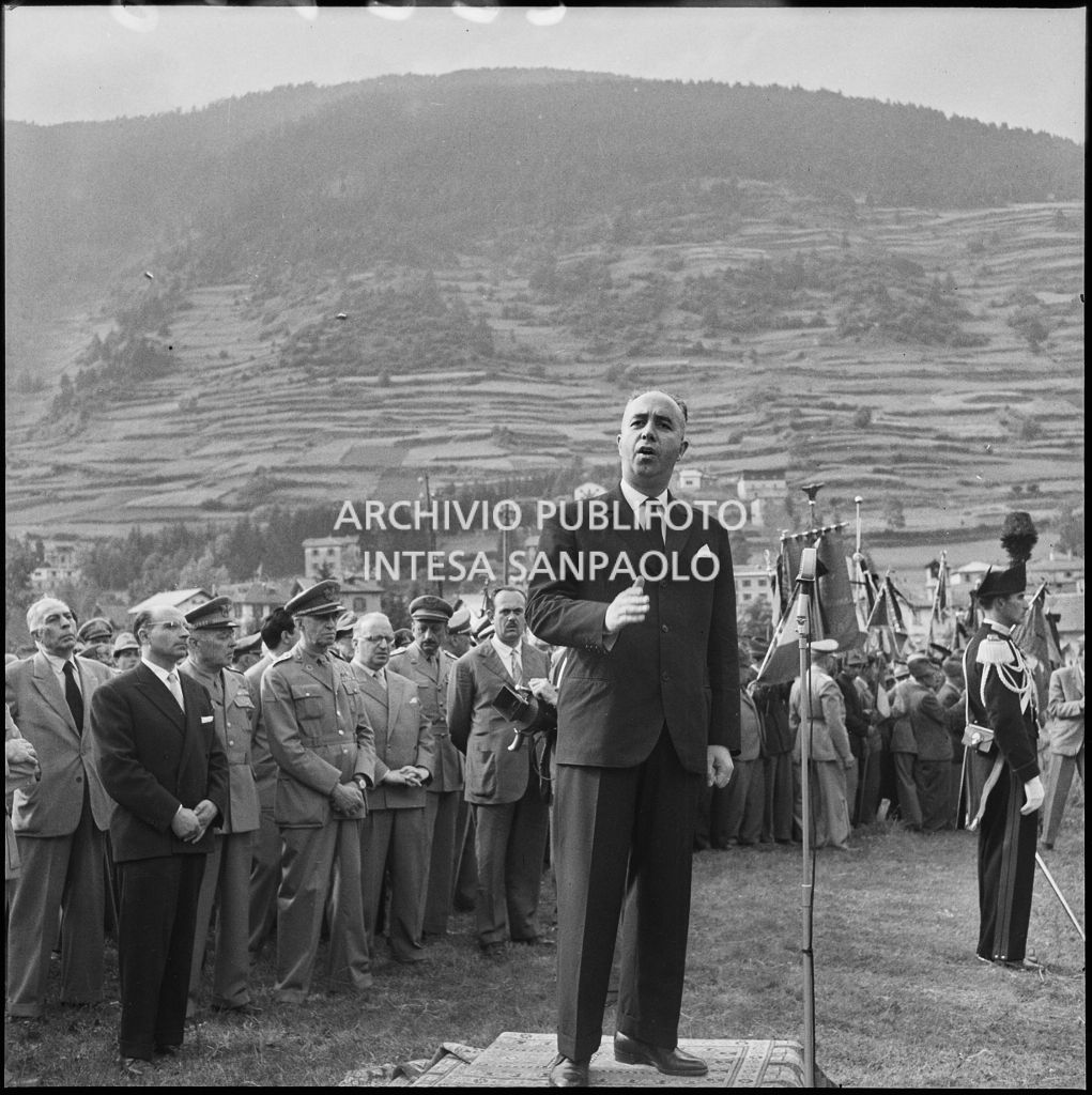 Discorso del ministro della Difesa Paolo Emilio Taviani in occasione del funerale degli Alpini vittime della tragedia del passo del Gavia<br>222128
