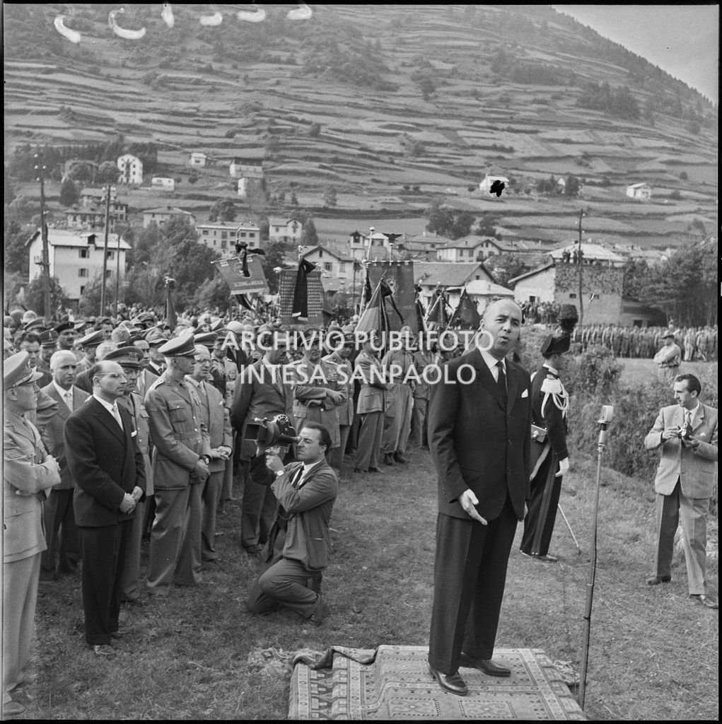 Discorso del ministro della Difesa Paolo Emilio Taviani in occasione del funerale degli Alpini vittime della tragedia del passo del Gavia<br>222133